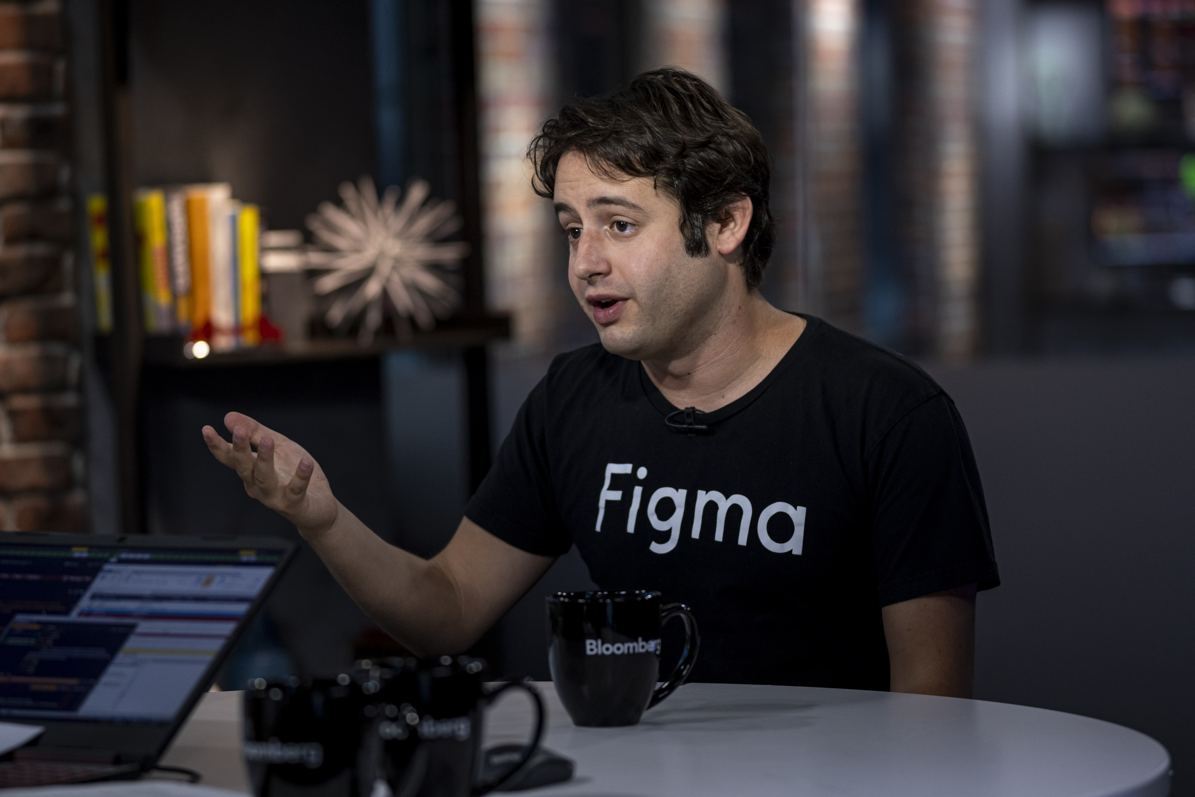 Figma покани служители от PTO в кметството на цялата компания, за да обсъдят бъдещето без Adobe